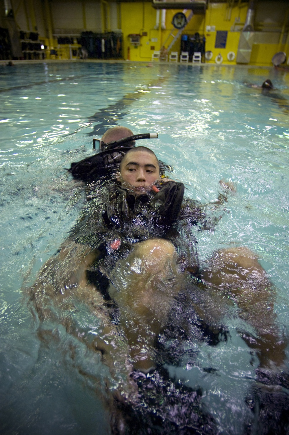 Pensacola Sailors learn rescue swimming skills