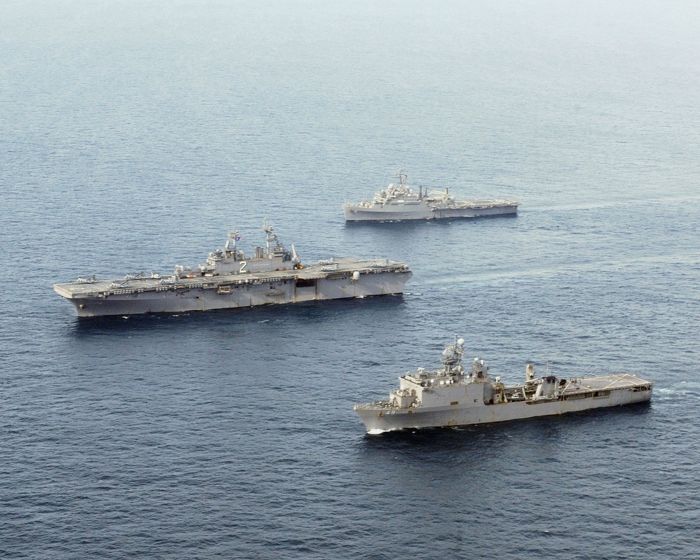 Essex Amphibious Ready Group at ready with Burma aid