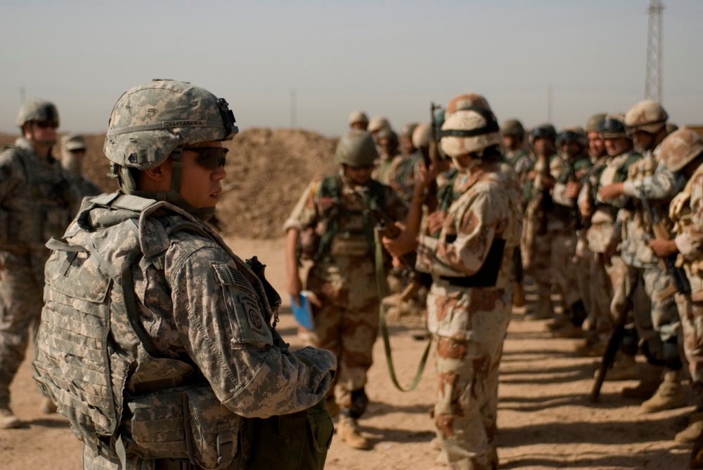 Iraqi Soldiers Train at FOB Delta