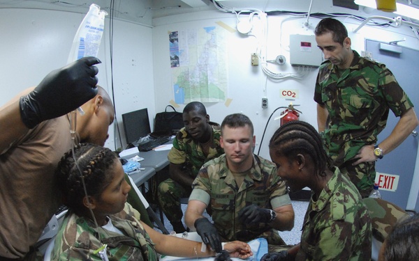 U.S. Sailors train with Sao Tomain military
