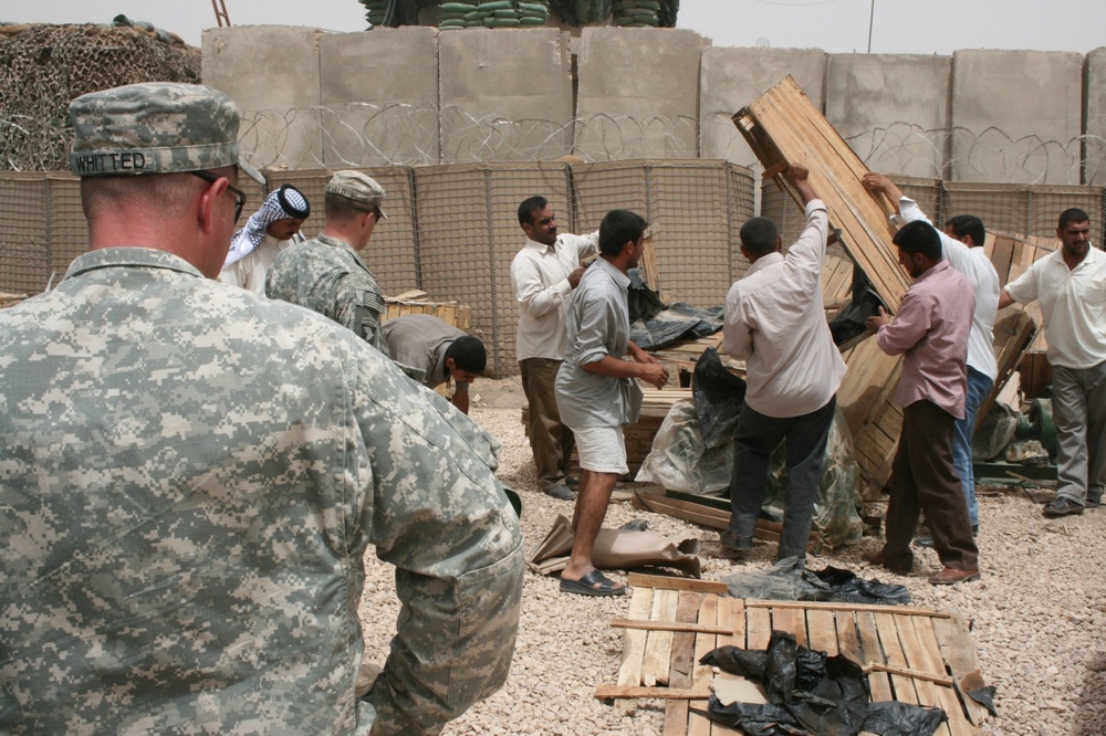 Soldiers help Iraqis with drinking water, irrigation