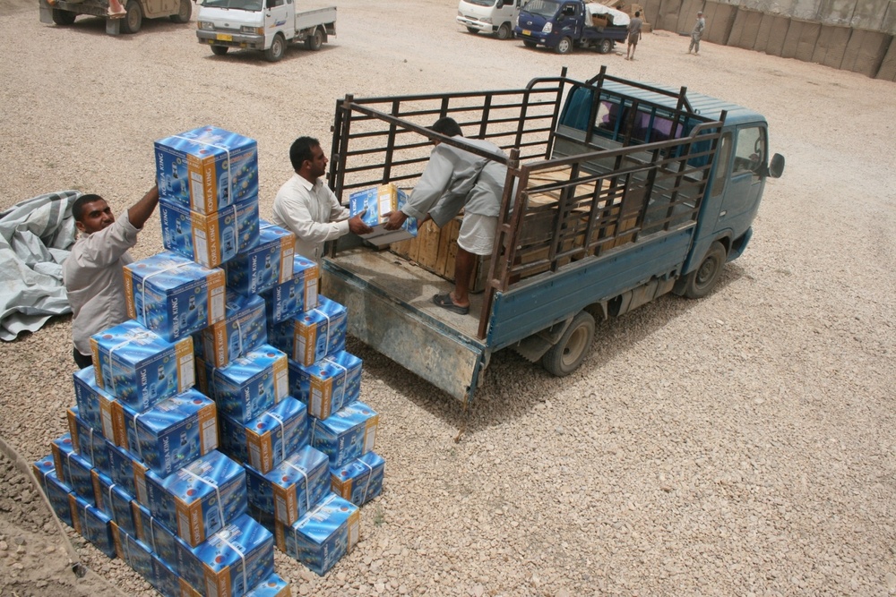 Soldiers help Iraqis with drinking water, irrigation