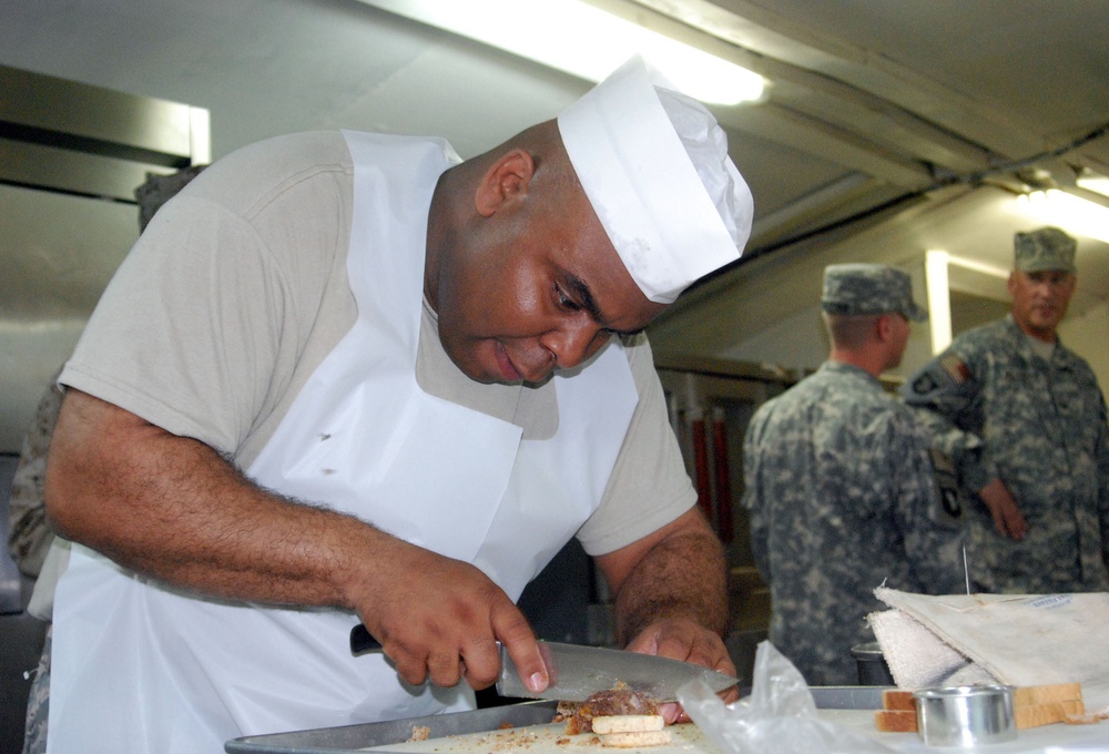 Service Members Compete in Iron Chef Competition