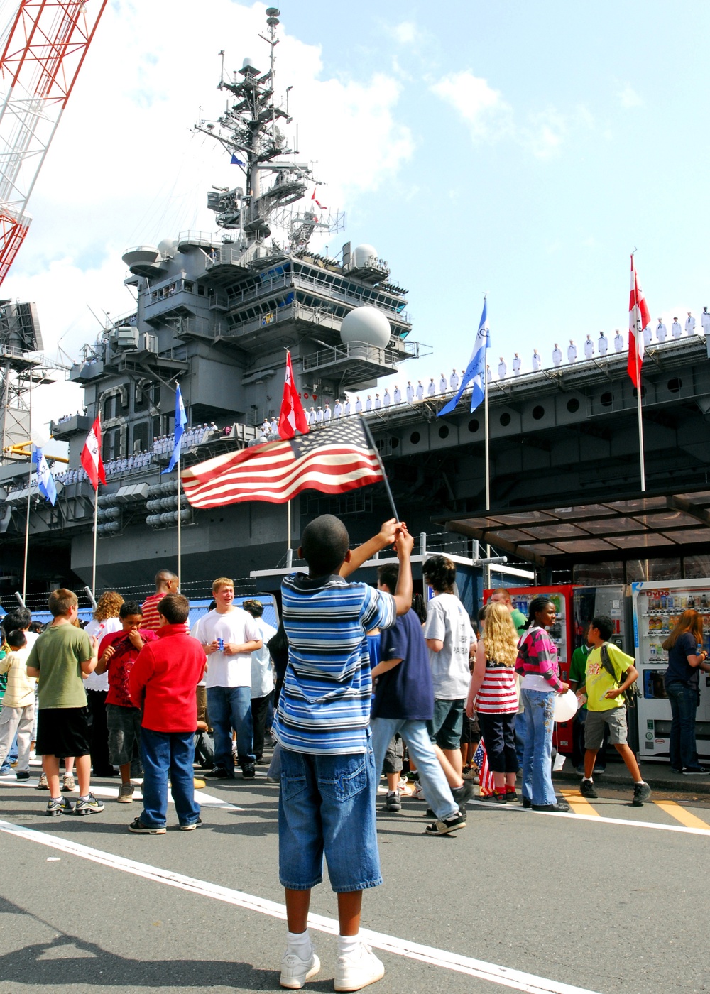 USS Kitty Hawk departs Yokosuka