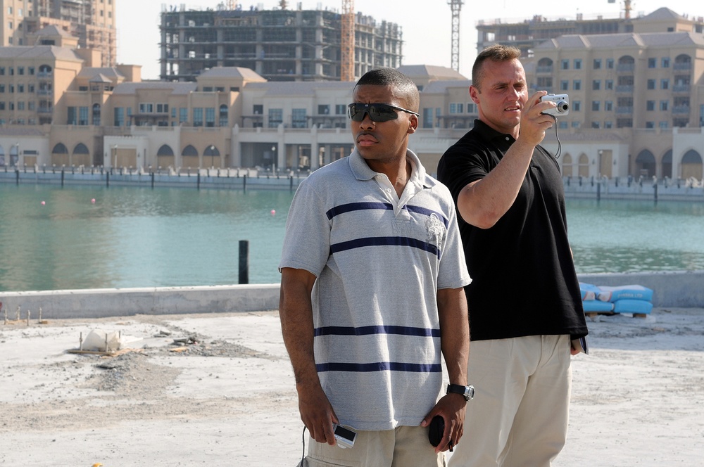 Soldiers tour The Pearl - Qatar's island masterpiece