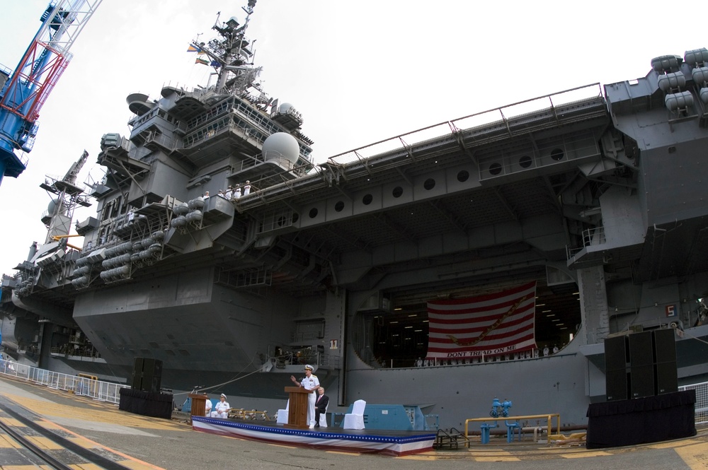 USS Kitty Hawk leaves Yokosuka