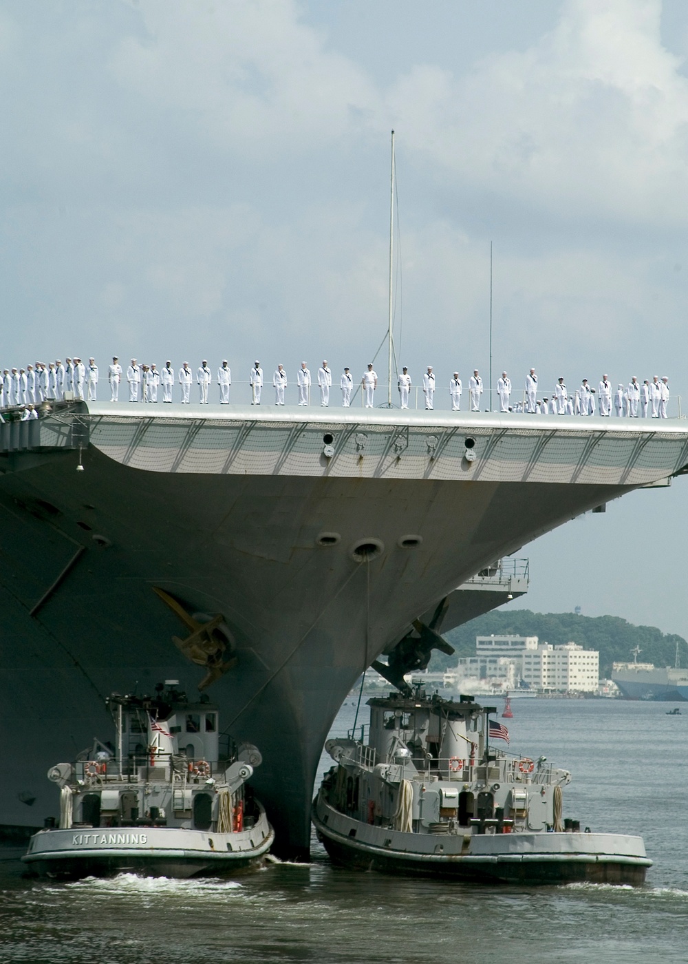 USS Kitty Hawk leaves Yokosuka