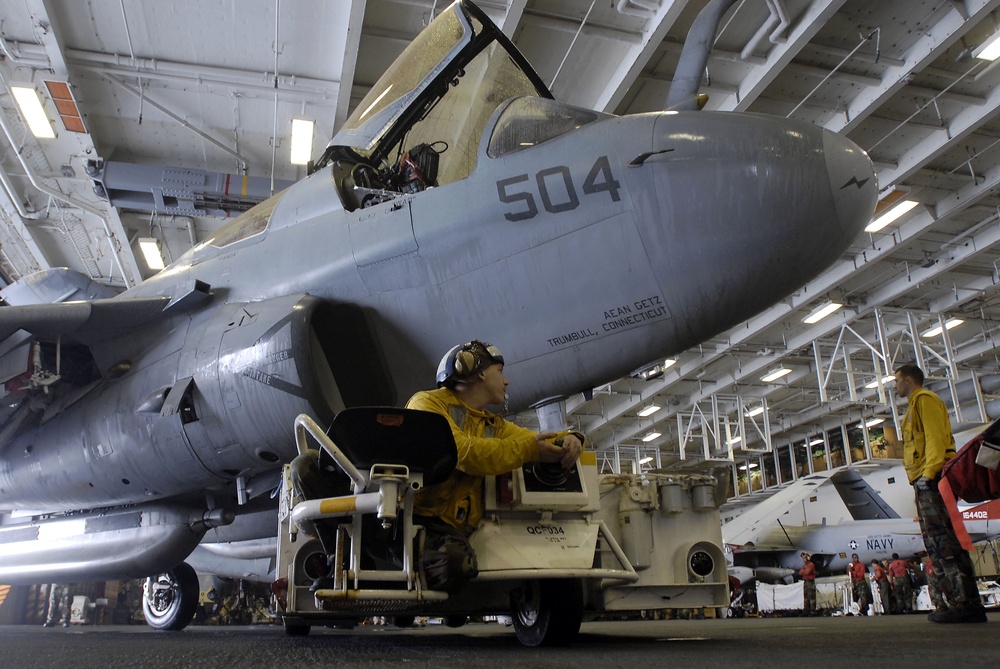 USS Kitty Hawk returns for decommissioning