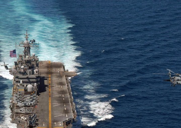 USS Peleliu in South China Sea