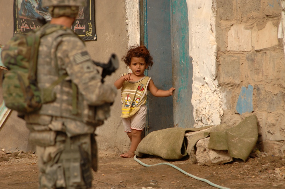 Iraqi and U.S. Soldiers Patrol Jameela Market, Sadr City