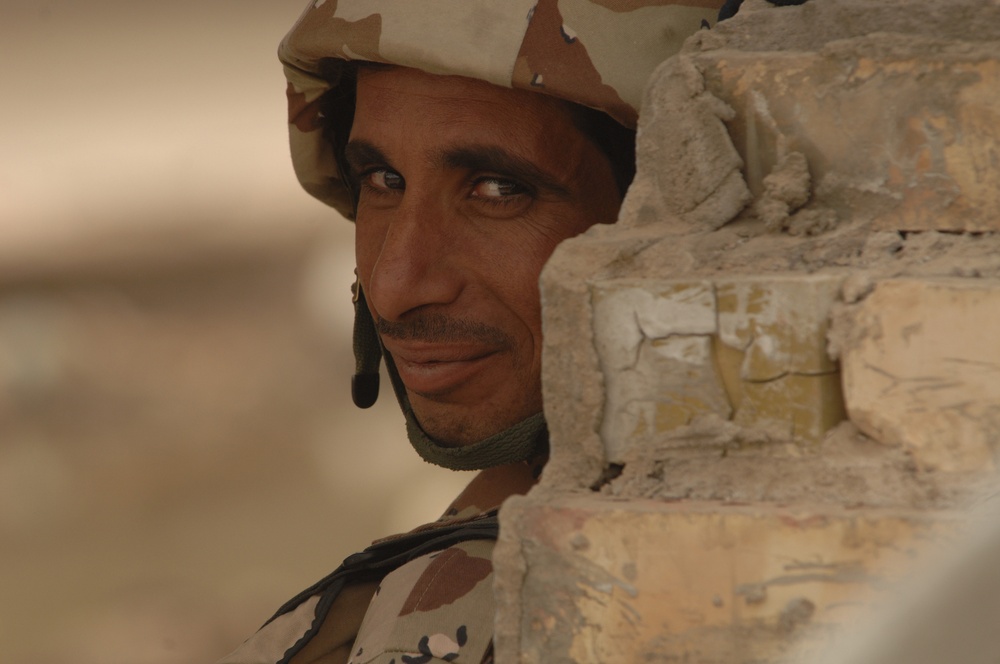 Iraqi and U.S. Soldiers Patrol Jameela Market, Sadr City