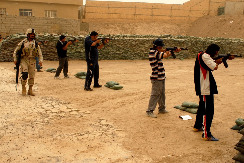 Iraqi army conduct training for 1st Sadr City Neighborhood Guard recruits