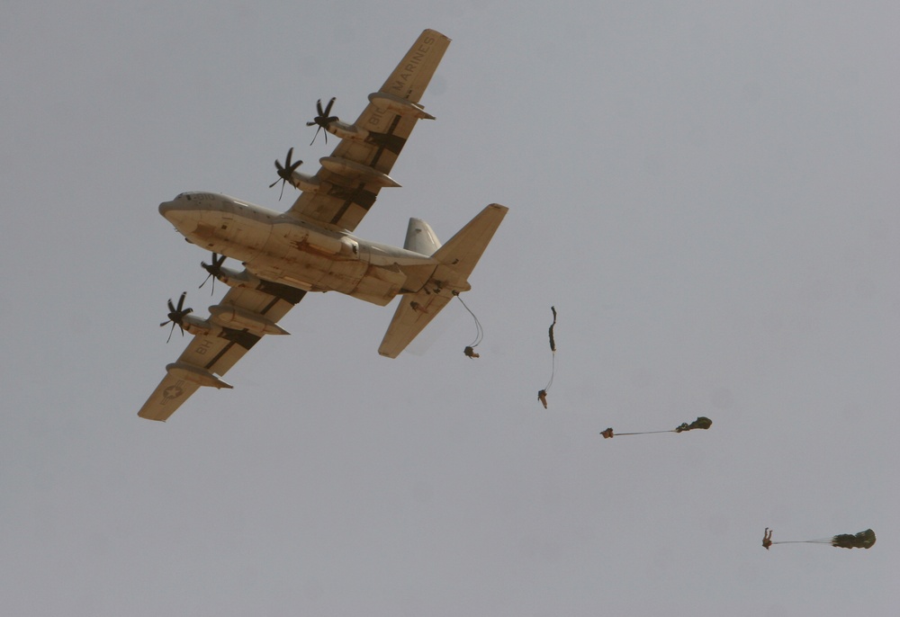 Marines resupply Al Qaim during air-drop mission