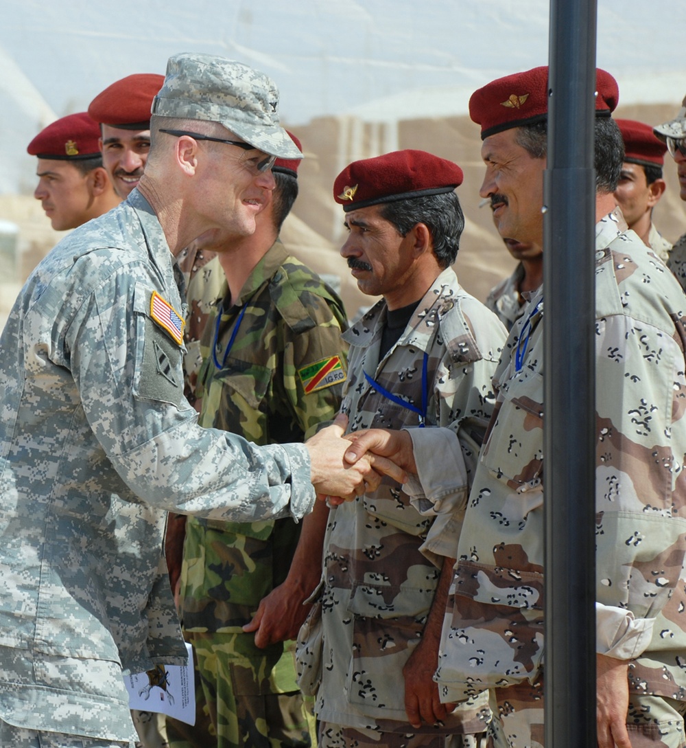 Iraqi army soldiers complete maintenance training course