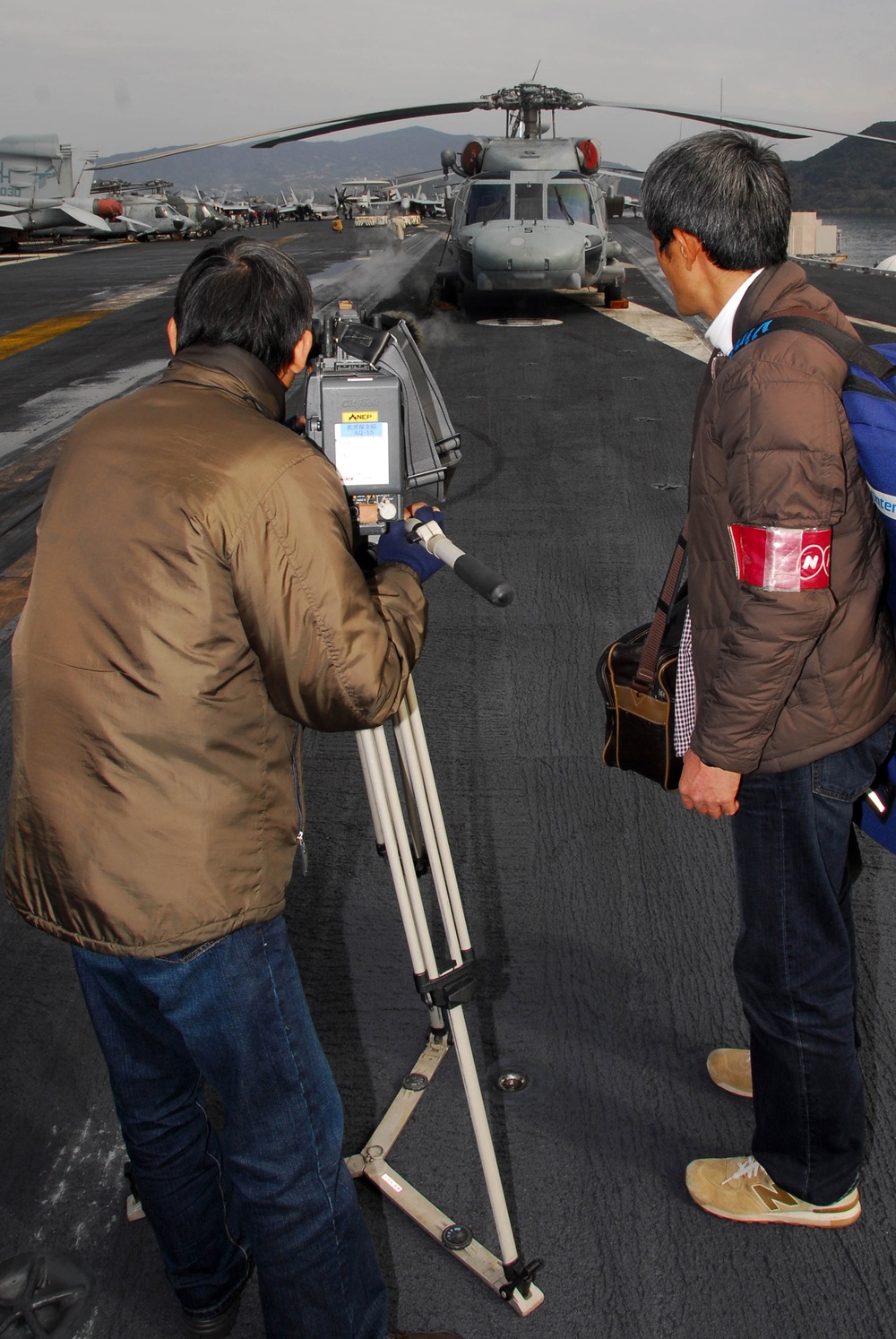 USS Nimitz leaders meet with media