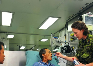 USNS Mercy during Pacific Partnership 2008