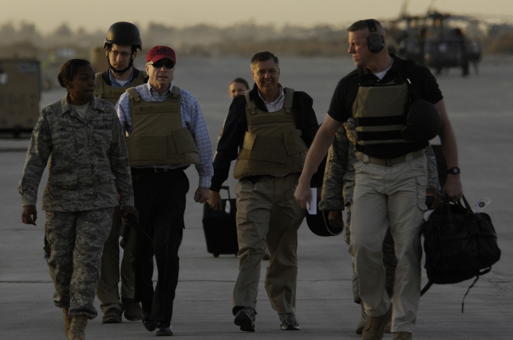 Sen. McCain visits Iraq