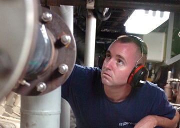 Coast Guard, Gitmo Keep Migrant Ops About Safety