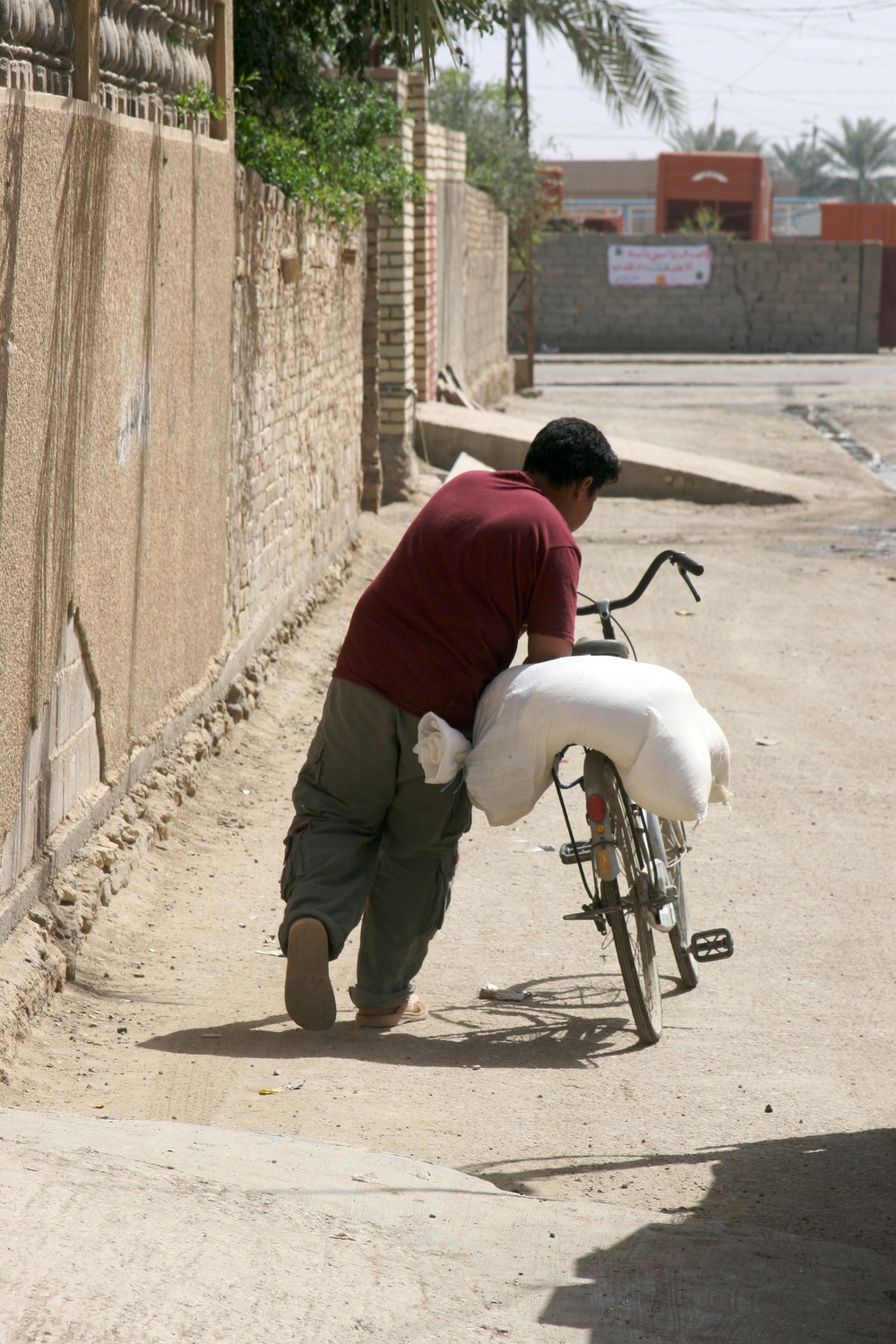 Handing out food in Fallujah