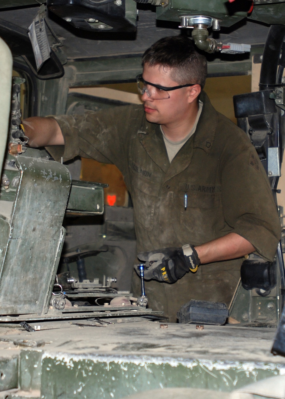 Day in the life: Wheeled-vehicle mechanics work to keep Soldiers mobile
