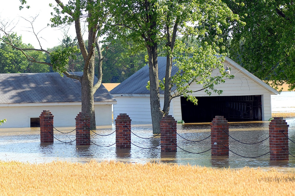 Levee Gives Out, Guardsmen Respond with Local Agencies for Vincennes, Ind.