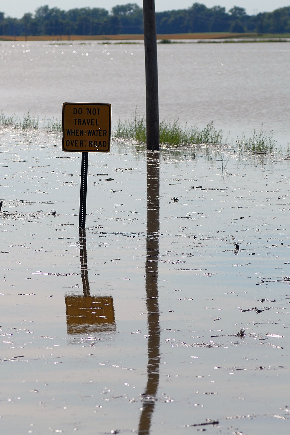 Levee Gives Out, Guardsmen Respond with Local Agencies for Vincennes, Ind.
