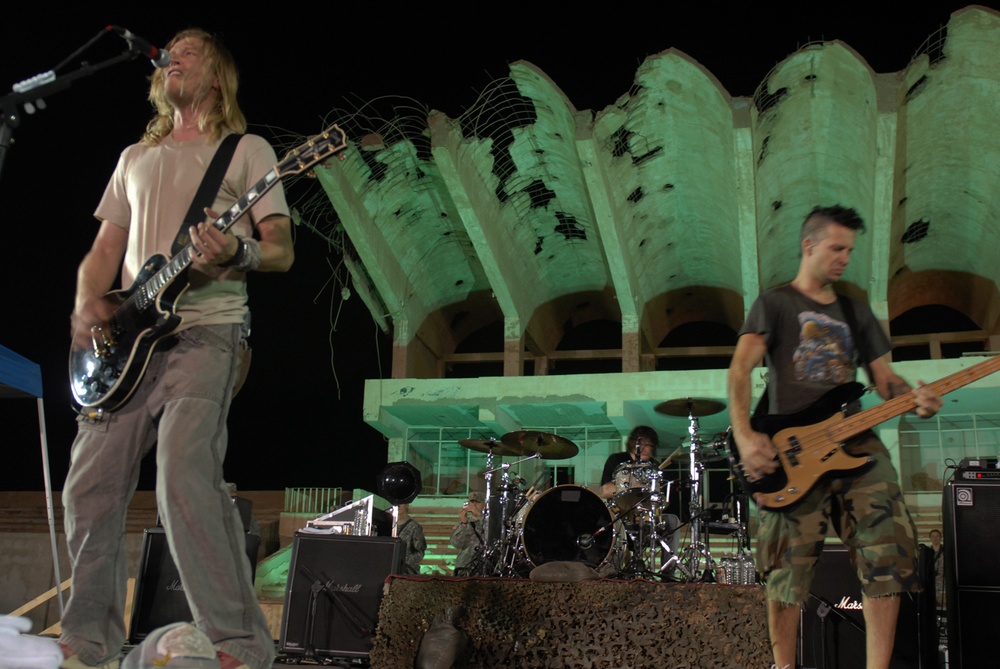 Puddle of Mudd rocks out COB Speicher