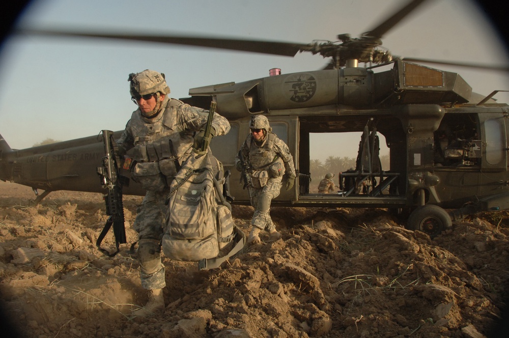 101st Airborne Conduct Air Assault Mission