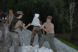 Historic town prepares for rising waters