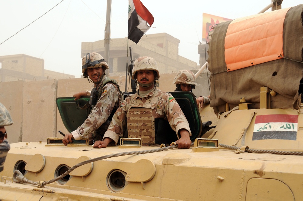 Iraqi Soldiers Patrol Sadr City