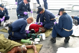 USS Russell asists vessel in distress