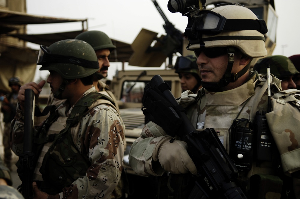 Security check on soldiers in the Sadr City District