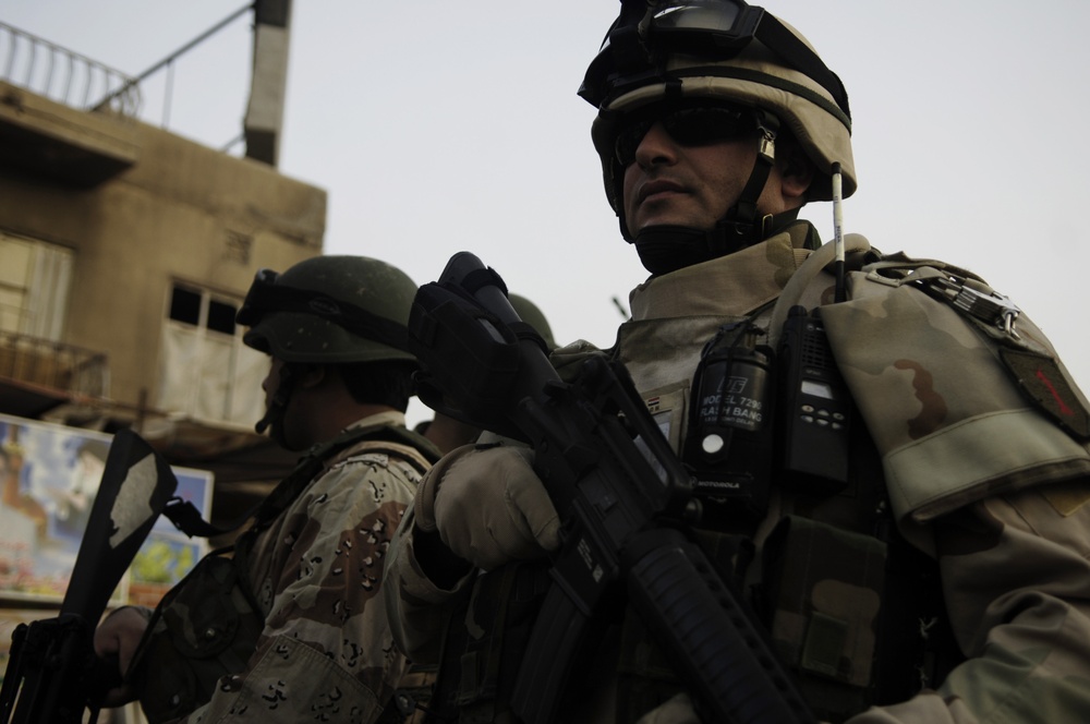 Security check on soldiers in the Sadr City District