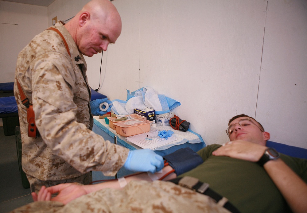 Service members rush to walking blood bank