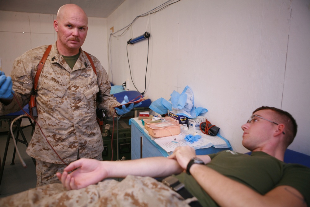 Service members rush to walking blood bank