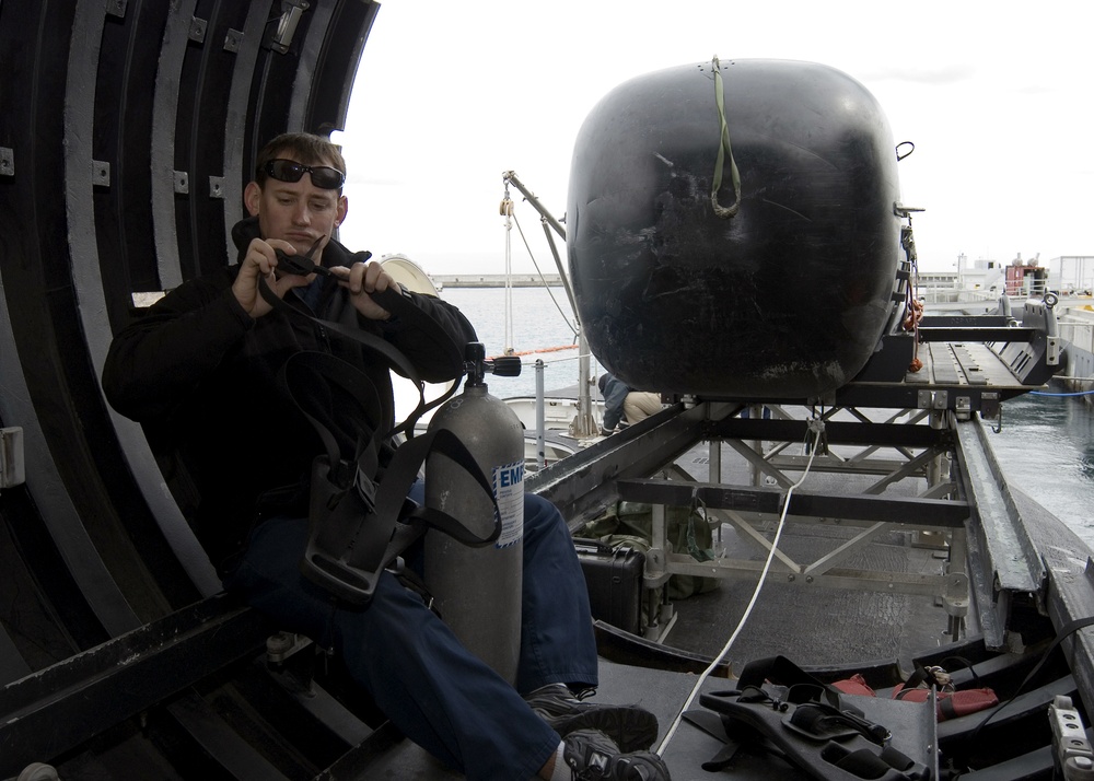 Sailor conducts maintenance aboard USS Ohio