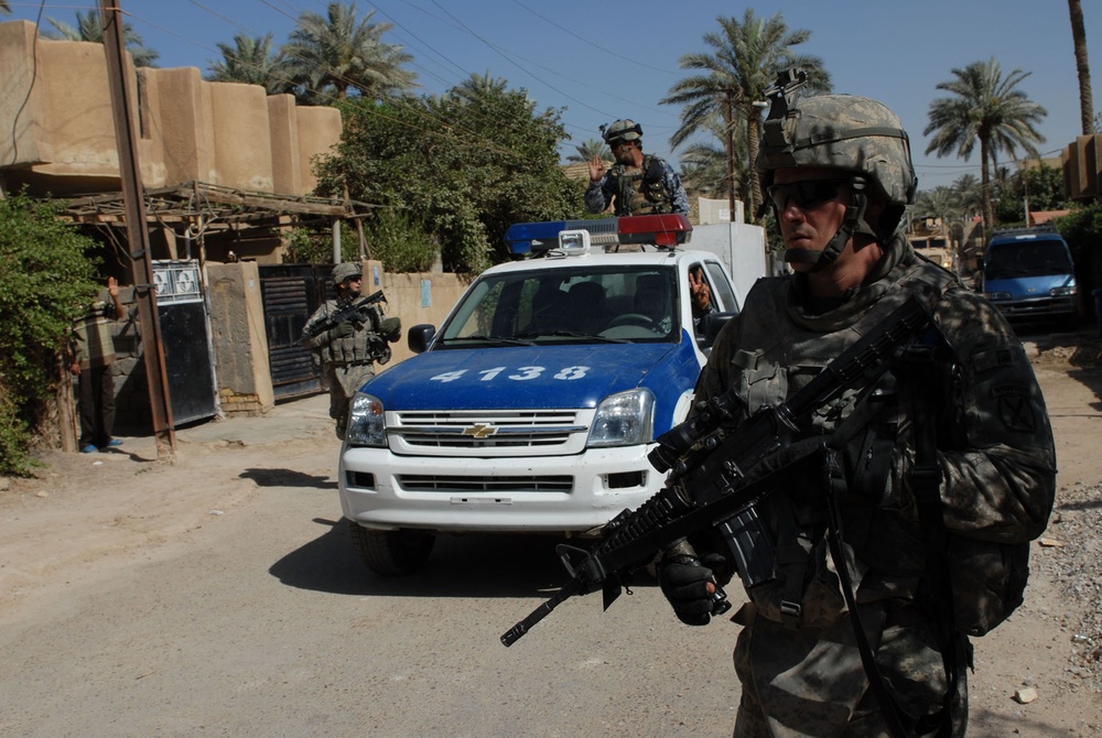 Creek Co. teaches importance of hydration, conducts joint patrol in Jaza'ir