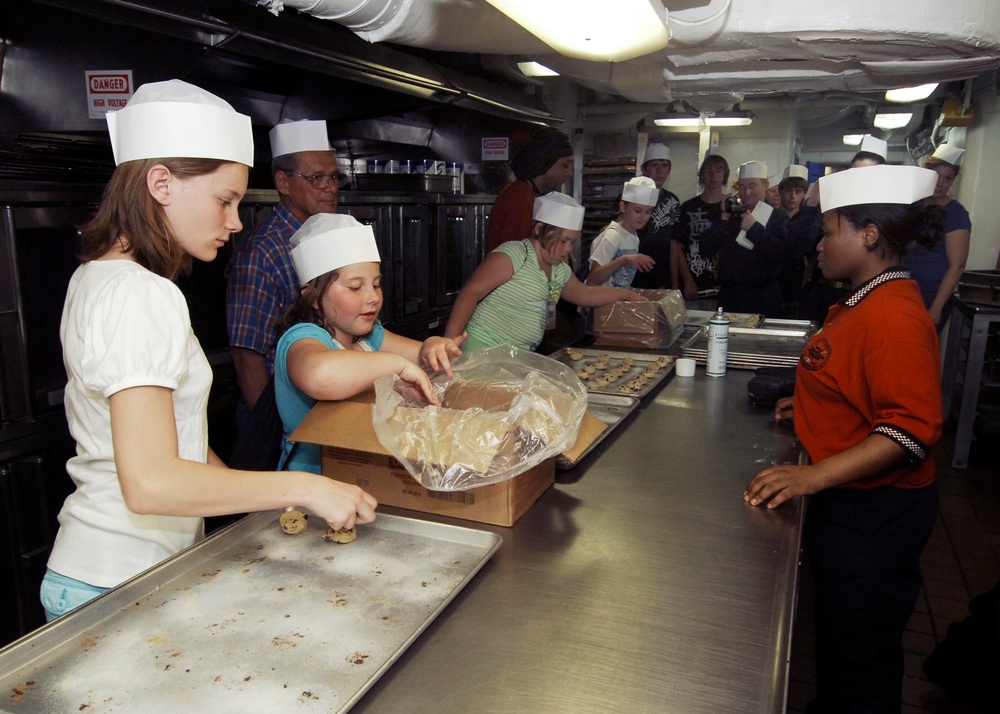 Sailors, families enjoy Tiger Cruise 2008 aboard USS Harry S. Truman