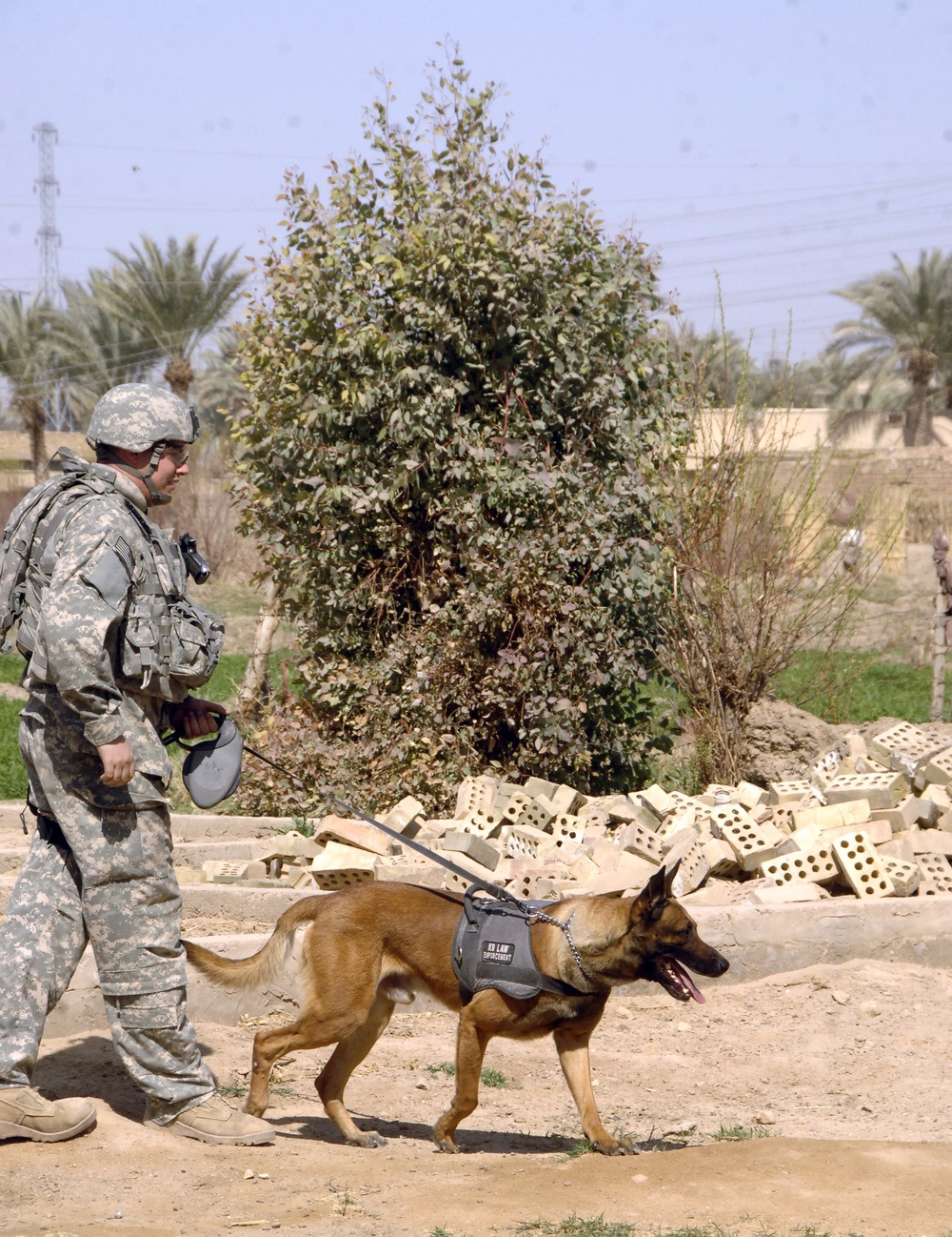 Soldiers, Iraqi police; patrol Baghdad