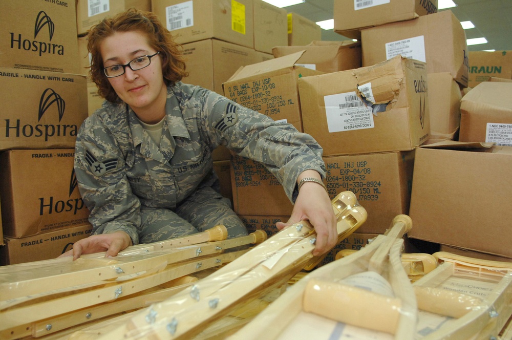 332nd Expeditionary Medical Support Squadron at work in Iraq