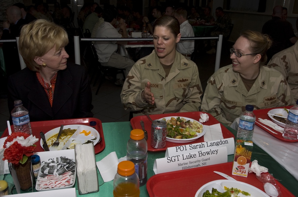 Lynne Cheney visits Iraq