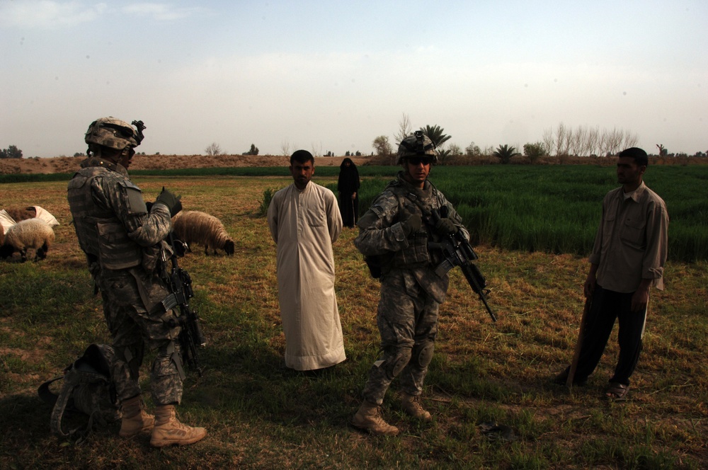 Soldiers fly off after cache search