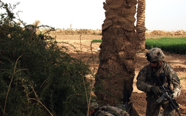 Soldiers fly off after cache search