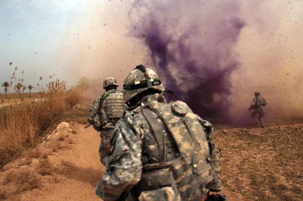 Soldiers fly off after cache search