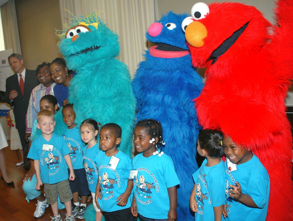 America Supports You: Elmo Visits Military Kids to Help With Deployment Stress