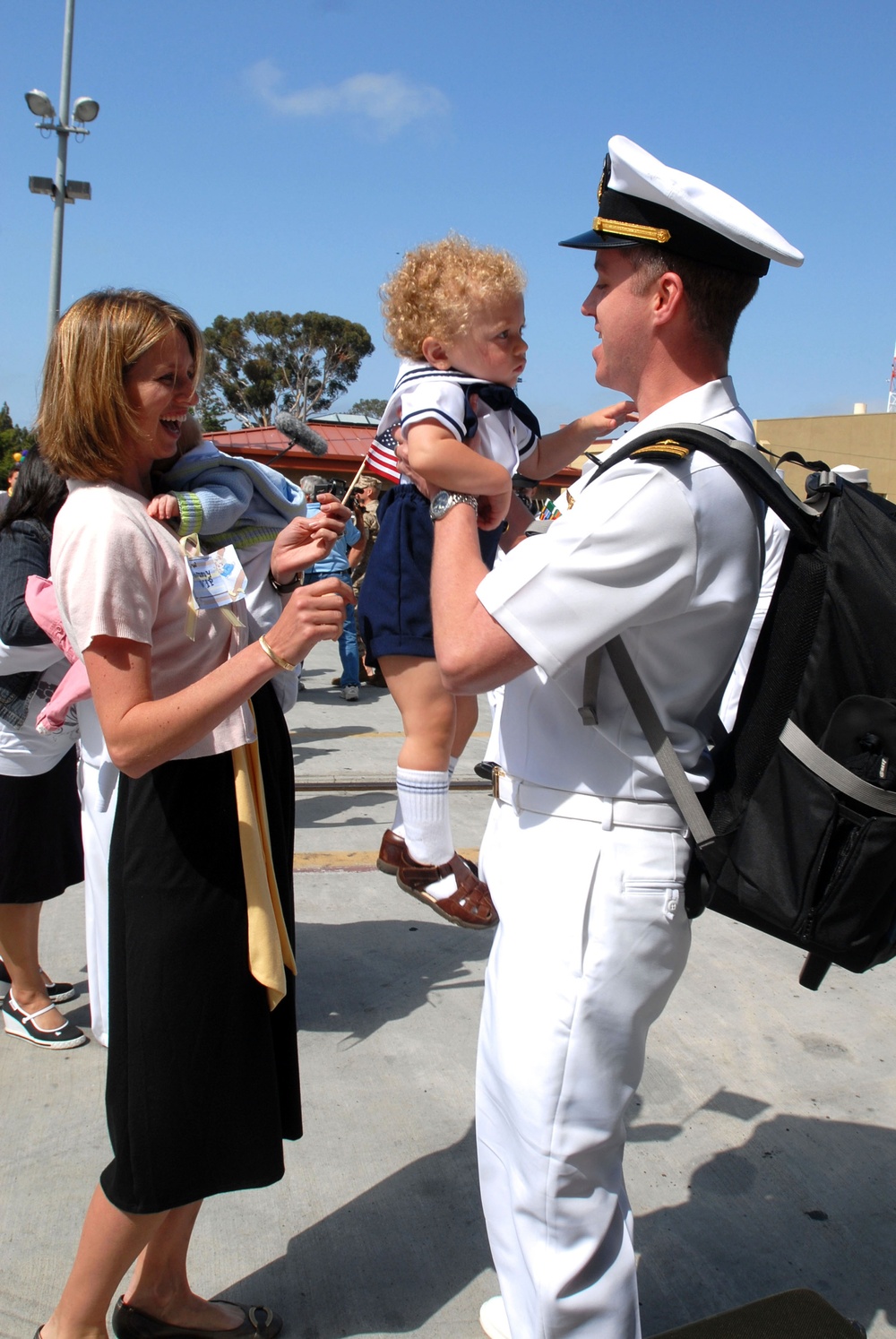 USS Nimitz arrives in San Diego