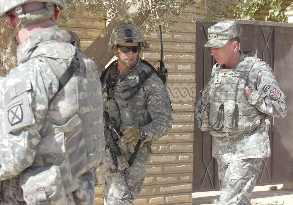 Gen. Petraeus takes a stroll through Hawijah during Army's 233rd Birthday