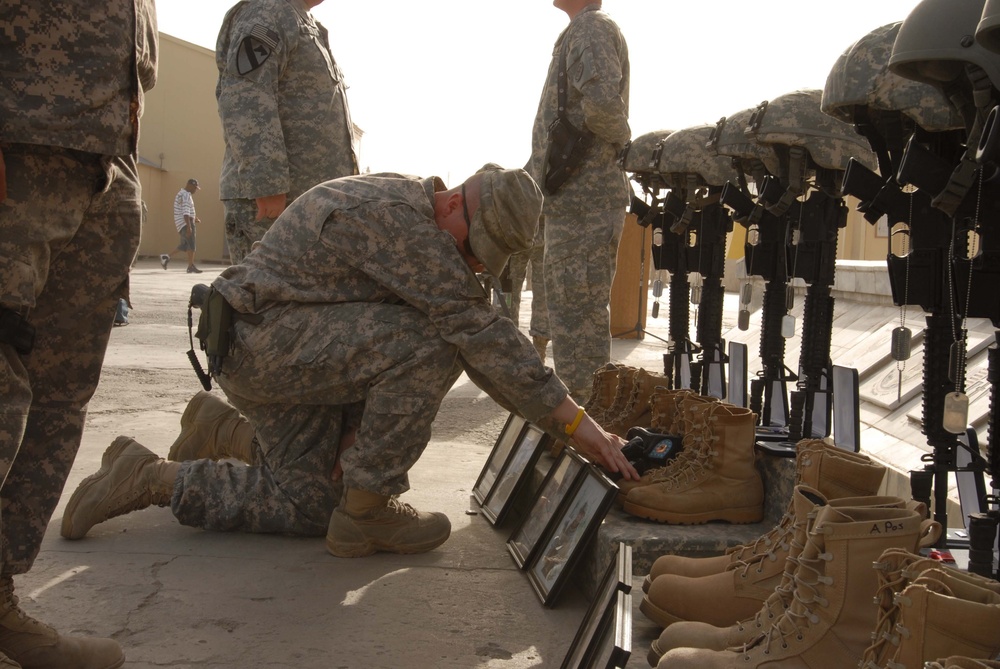 Memorial Ceremony Held for Fallen U.S. Service Members