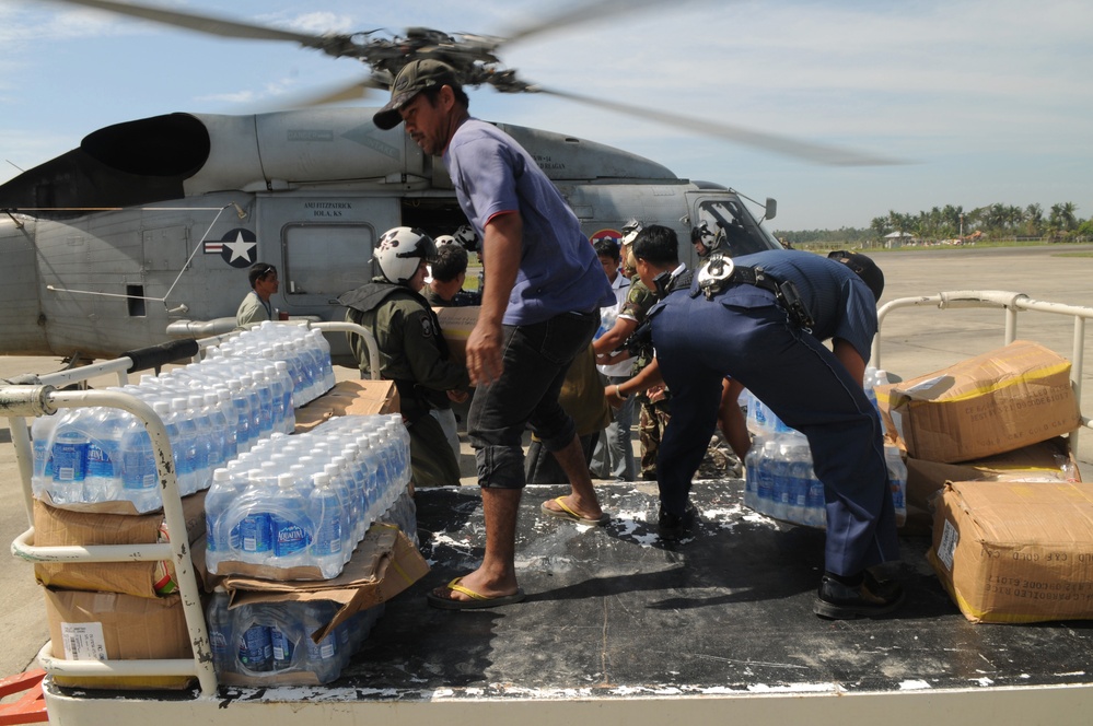 Sailors conduct typhoon relief efforts in Philippines