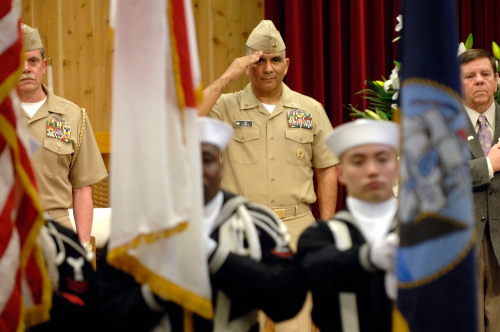 Top Navy enlisted visits Sailors in Japan